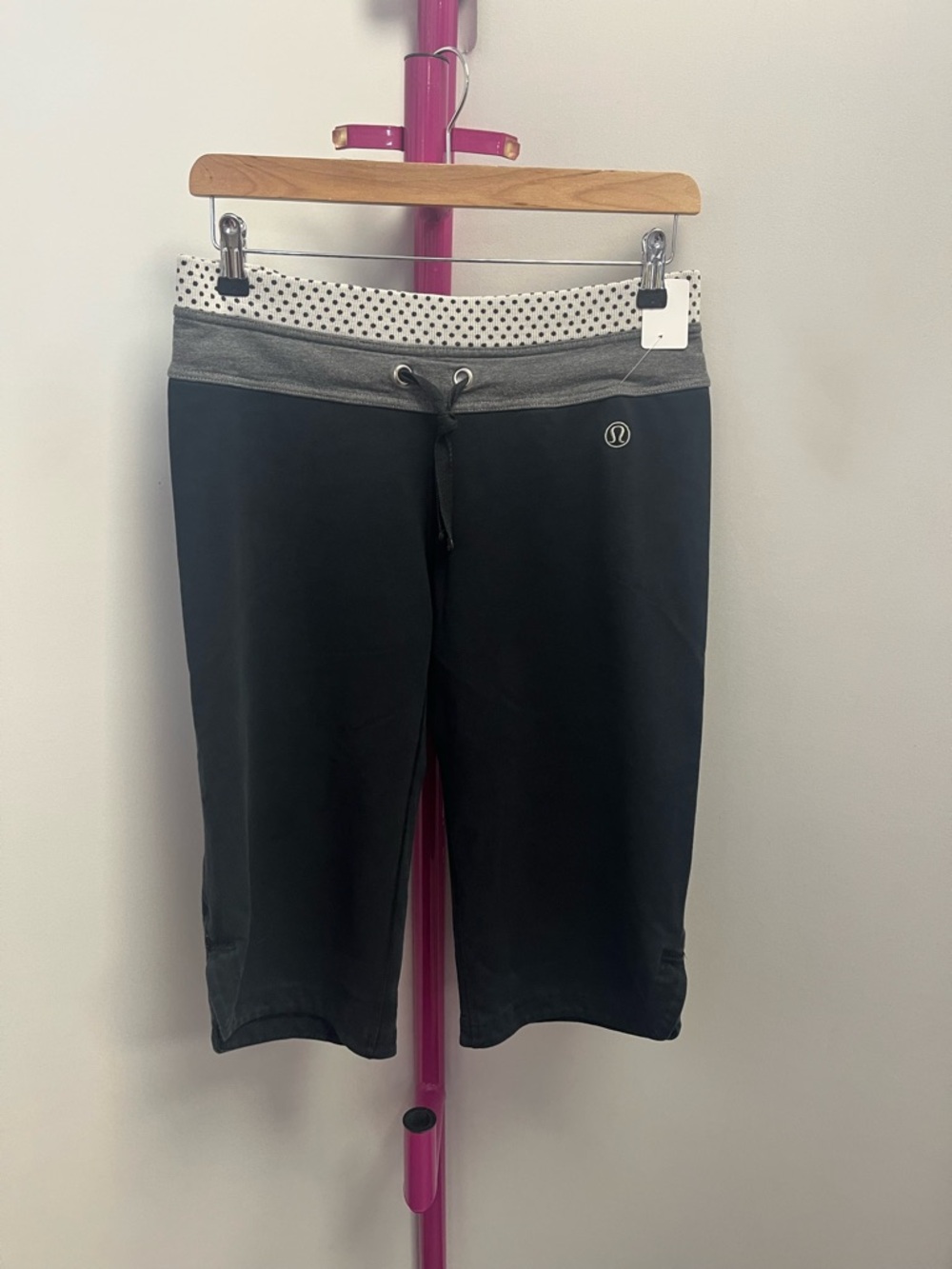 lululemon athletica Black Cropped Pants with Gray Polka Dot Waistband